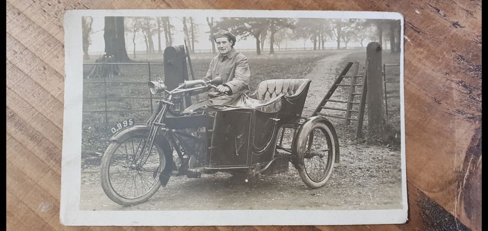 Pocztówka zdjęcie motocyklu z XX wieku