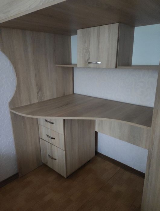 Ліжко дитяче , горище