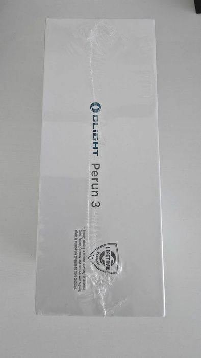 Latarka Olight Perun 3 zafoliowana sealed fres grip lart