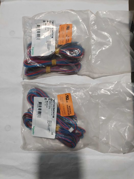 КАБЕЛЬ 1M ДЛЯ M171 Schneider Electric TM171ACB4OI1M