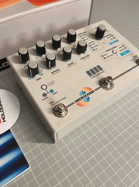 Processador de efeitos holográficos Microcosm