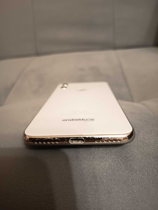 Telefon Motorola One biała 4GB / 64GB