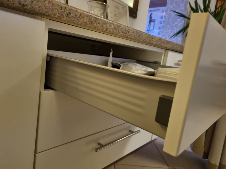 Szafka łazienkowa z blatem i umywalką rózne wym 120 140, 160, 180cm