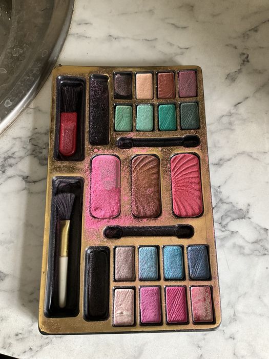 Косметика 90-х, 2000-х тіні ретро