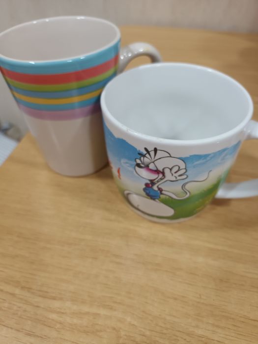 Duas canecas estampadas