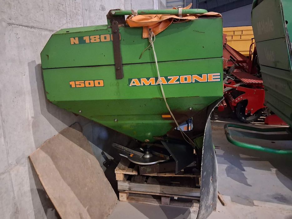 Rozsiewacz AMAZONE N 1800