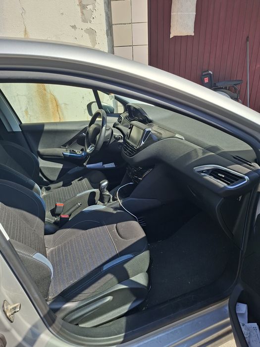 Peugeot 1.2 VTi Alure