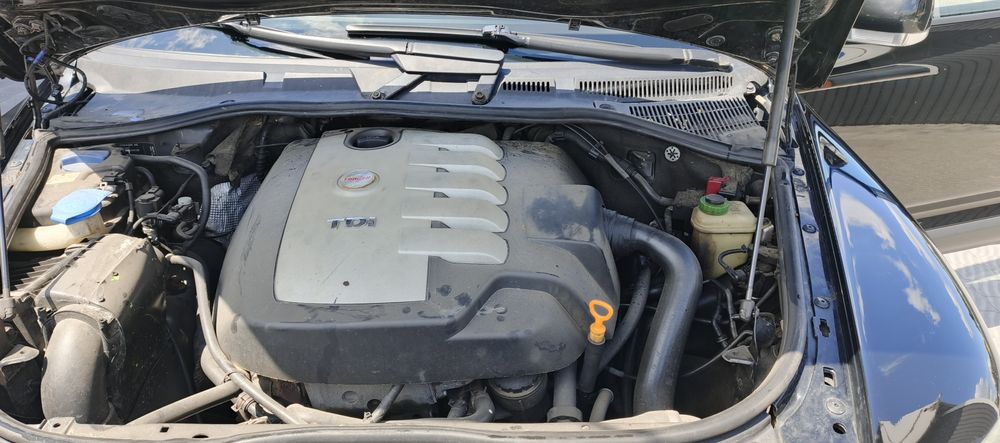 Продам машину Volkwagen 2.5 TD
