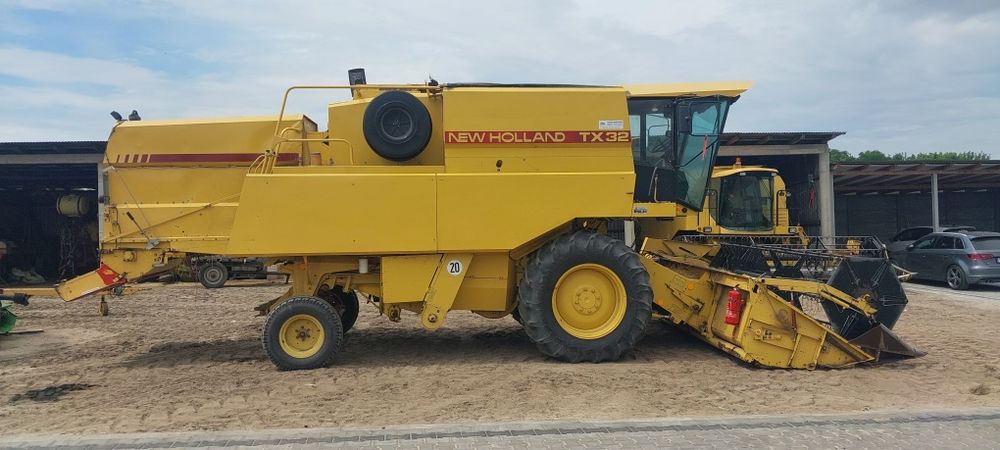 Kombajn New Holland TX 32 ,34 Super stan !
