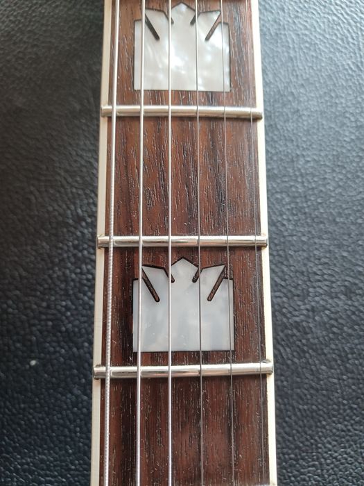 Guitarra Epiphone night hawk