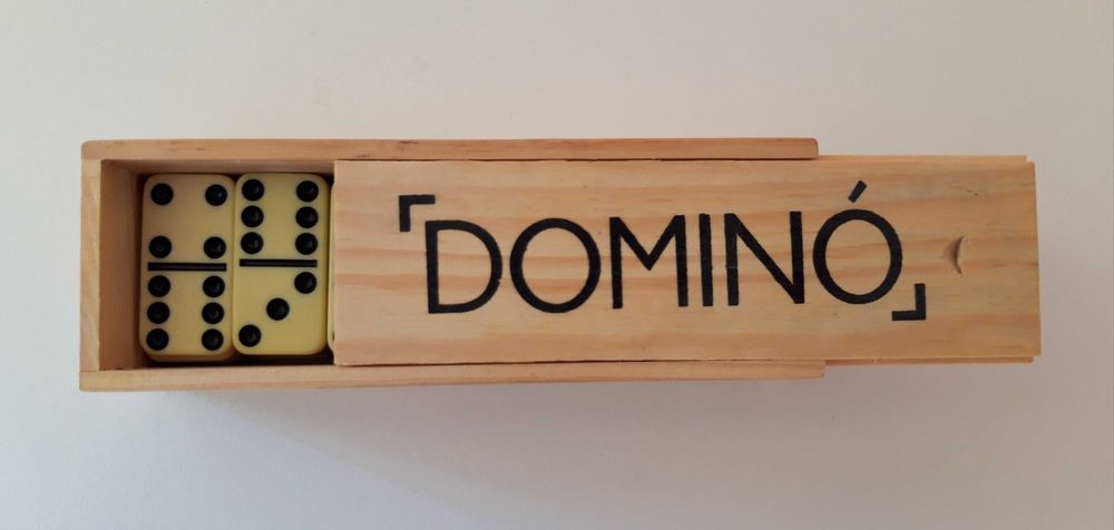Clássico jogo de DOMINÓ.