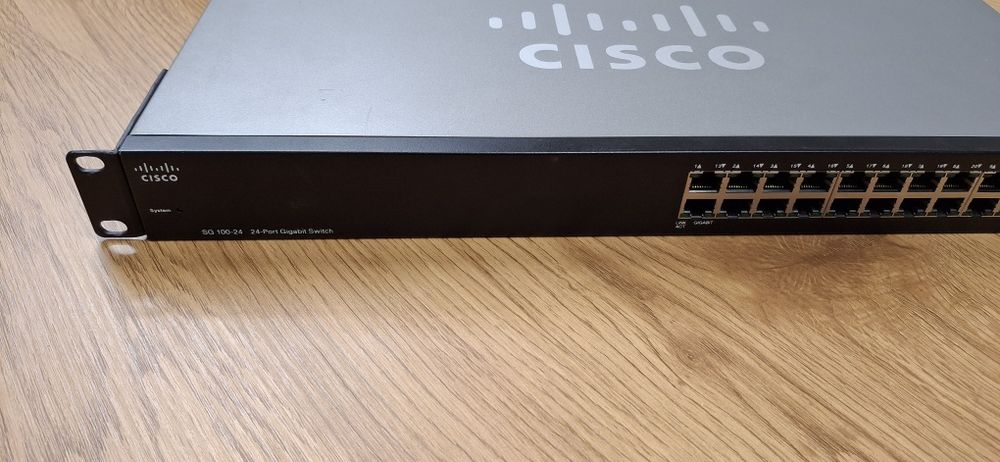 Cisco SG100-24 - Switch Gigabit 24 Portas