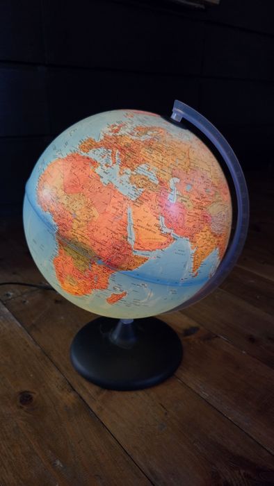 Globus podświetlany