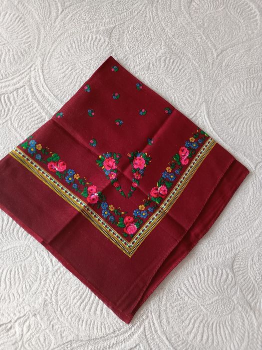 Хустка бордова (середня)