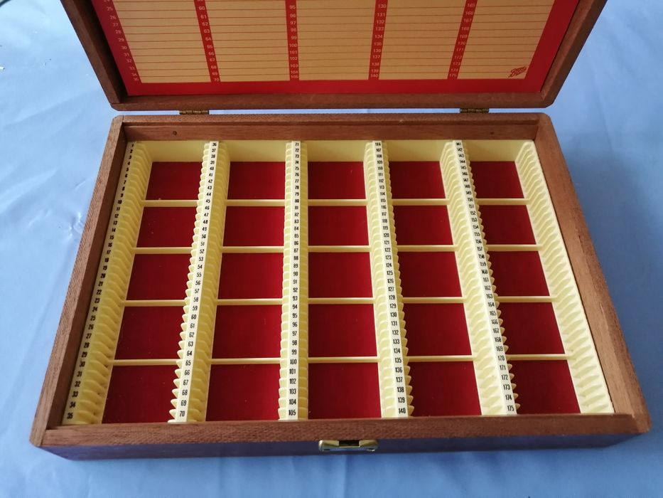 Slide Storage Boxes64740227600259123