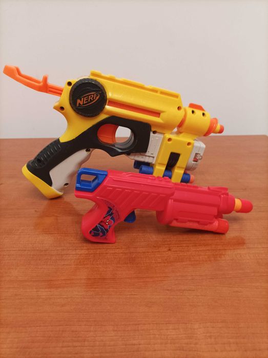 Pistolet NERF z laserowym celownikiem + Spidermen