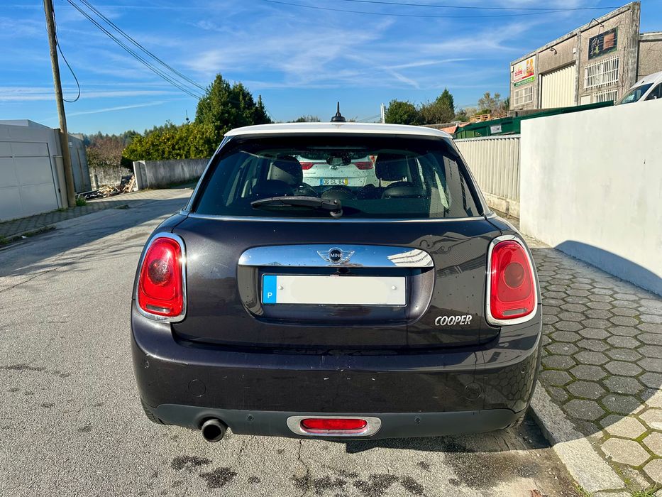 Mini Cooper 5 Portas 1.5i