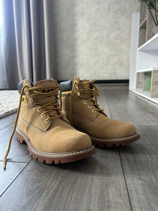 Взуття Caterpillar