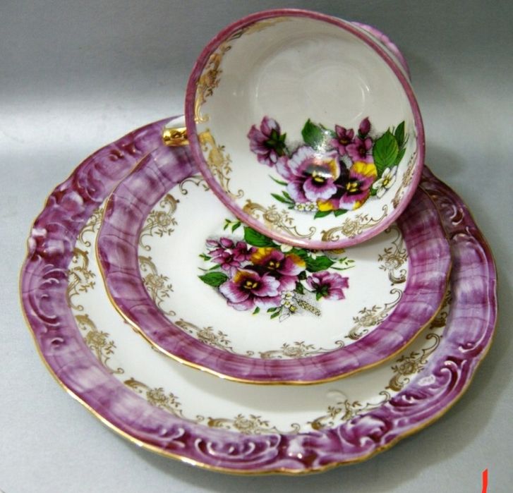 Komplet filizanek porcelanowych