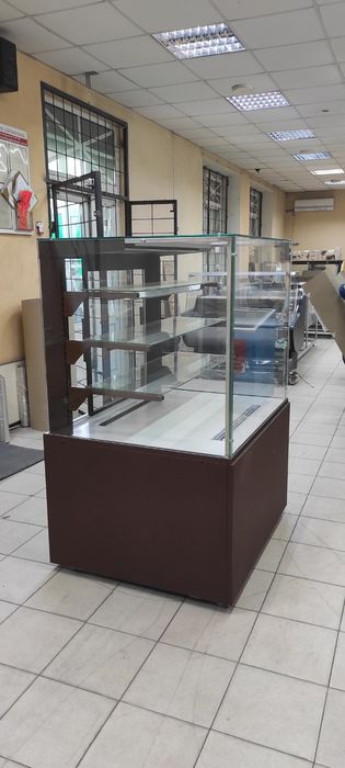 Кондитерська вітрина KUM eclair 1.5м