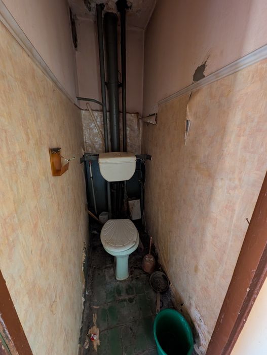 Продам 1  кімнатну квартиру  Індустріальна.Сонячний