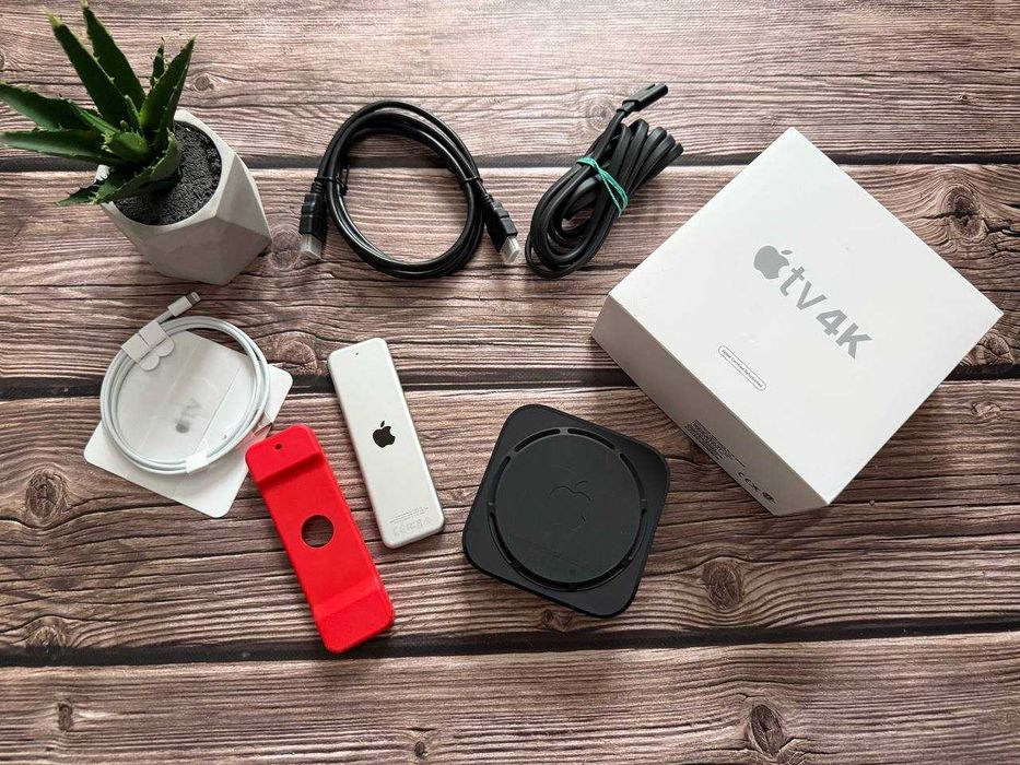 Apple TV 4K 32Gb A1842 Хороший стан