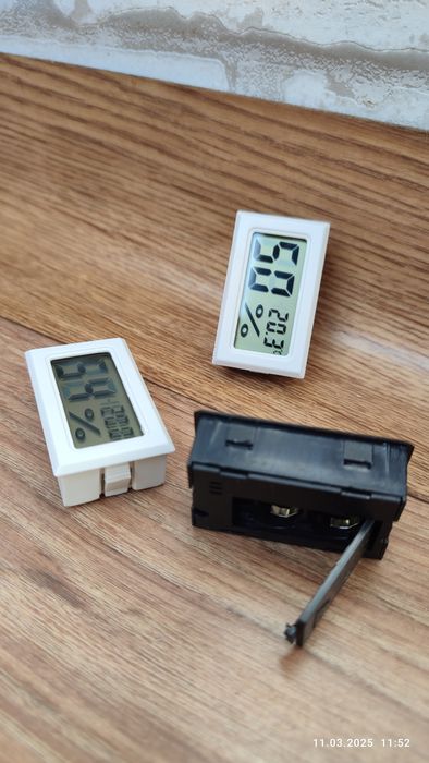 Цифровий термометр, гігрометр (вологомір).