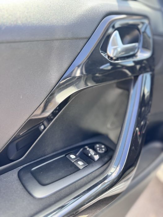 PEUGEOT 208 1.2 ALLURE NACIONAL Otimo estado