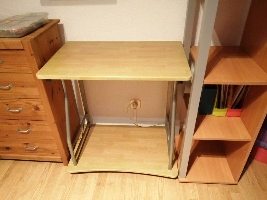 Secretária com algum uso