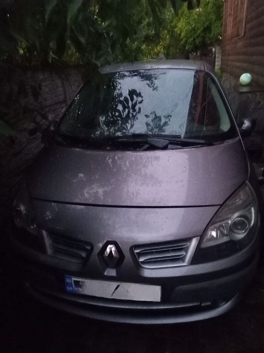 Renault Scenik  на 7 місць