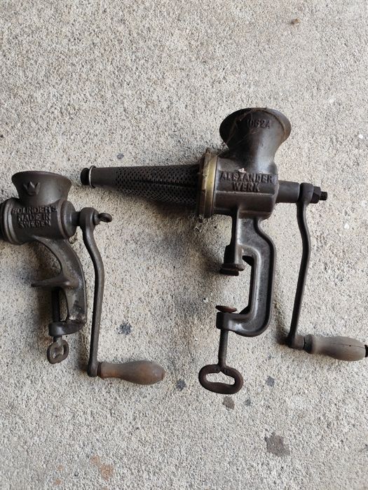 Moedores de carne antigos