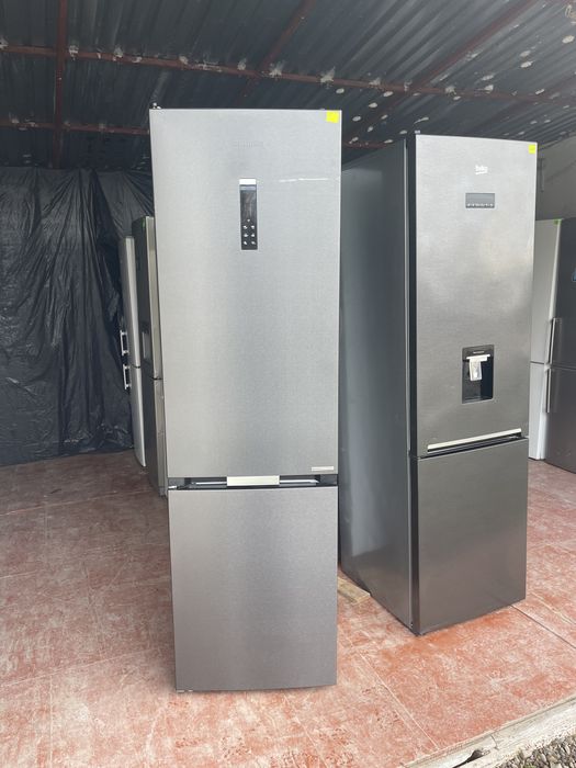 Холодильник Grundig WQ769 No Frost висота 2м