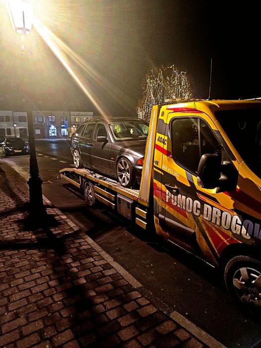 Pomoc Drogowa przewóz pojazdów i maszyn