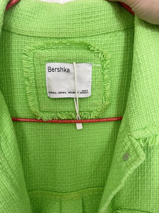 Стильна  насичена желетка від Bershka