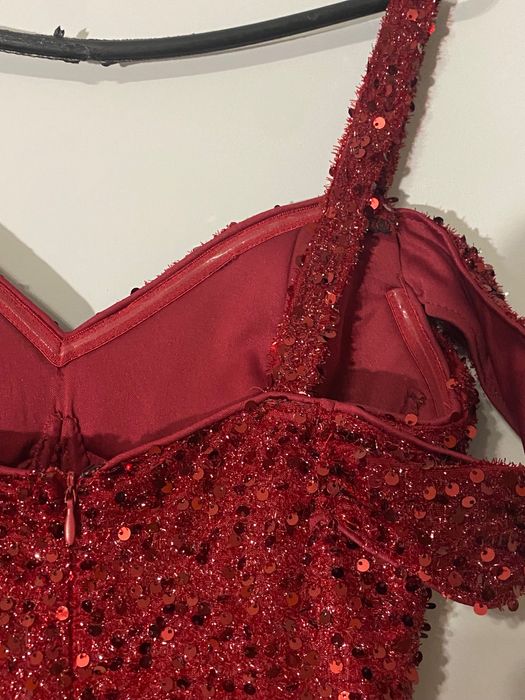 Випускна сукня з пайєтками