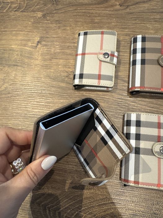 Lote 6 porta-catões mulher novos REVENDA