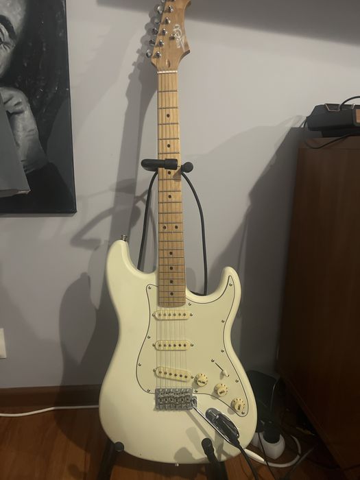 gitara elektryczna JET z wzmacniaczem i stojakiem