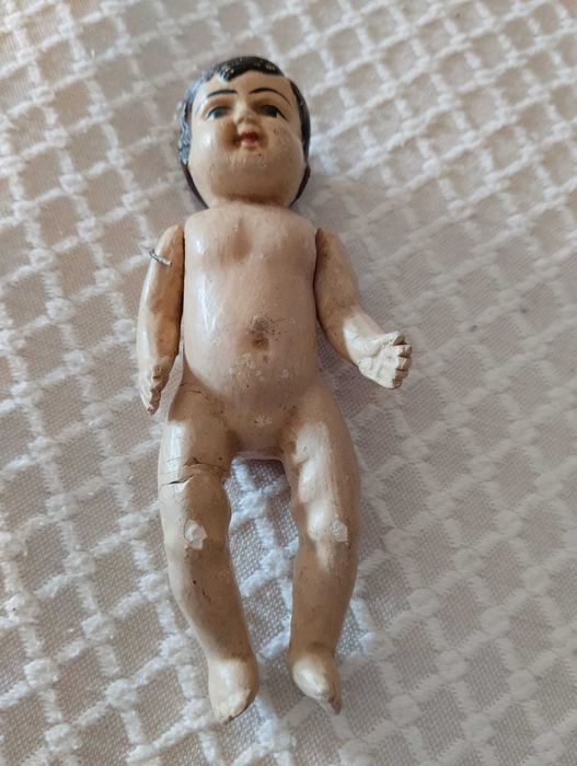 Boneca antiga de porcelana