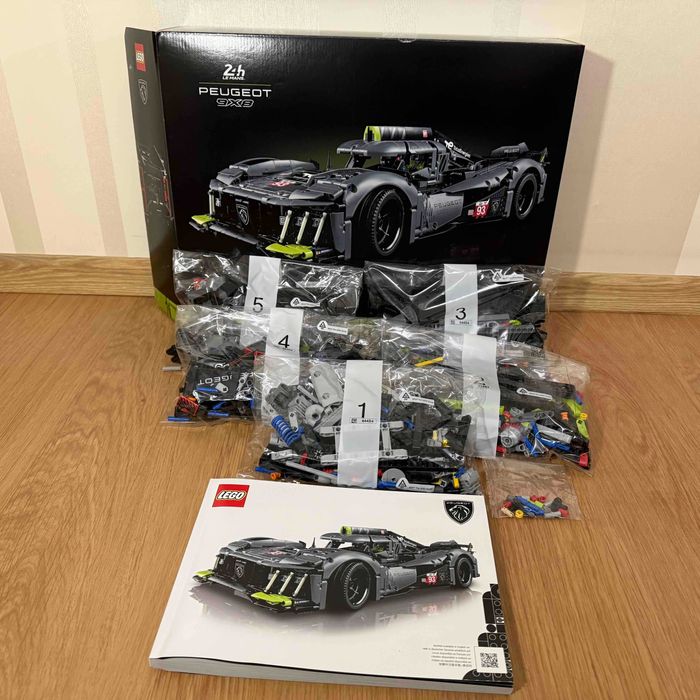 LEGO Technic Peugeot 9X8 24H Le Mans Hybrid Hypercar 1775