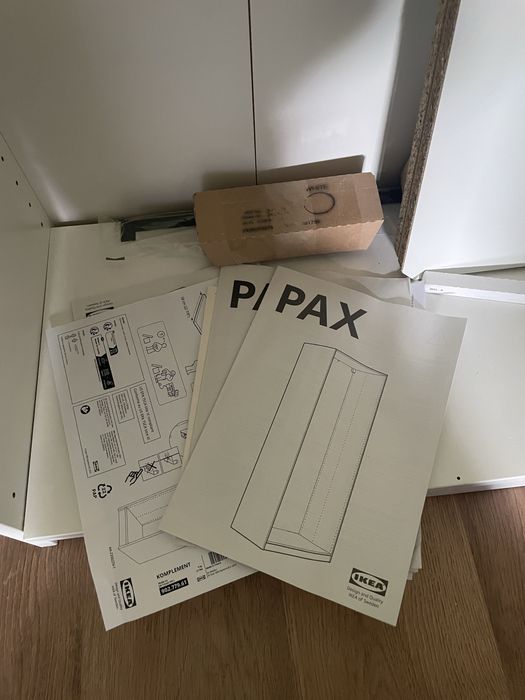Estrutura de Roupeiro Branco Ikea
