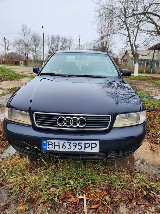 Ауді  а4 б5 в хорошому  стані