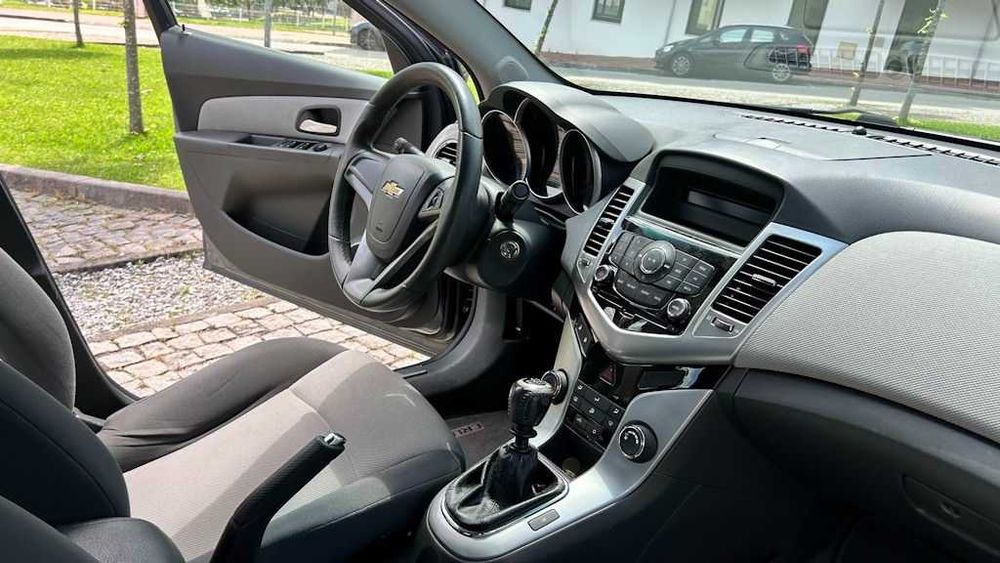 Chevrolet Cruze 1.6 LS GPL