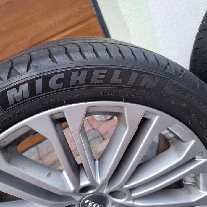 Alufelgi Audi  z oponami letnimi Michelin  245.40.18