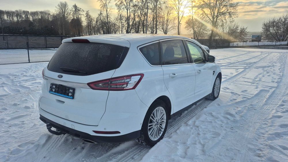 Ford S max  tytanium  bezwypadkowy super stan siedmioosobowy