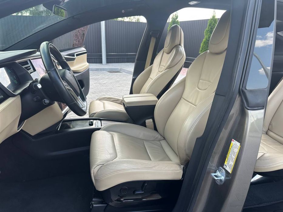Tesla Model X 2016