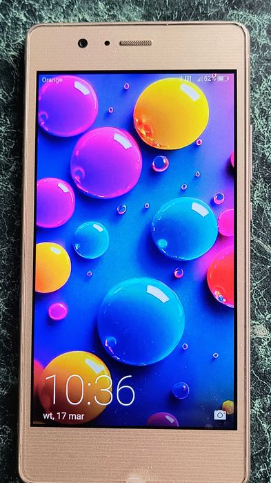 Telefon komórkowy Huawei P9 lite.