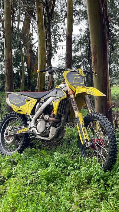 Suzuki RMZ 250 em bom estado