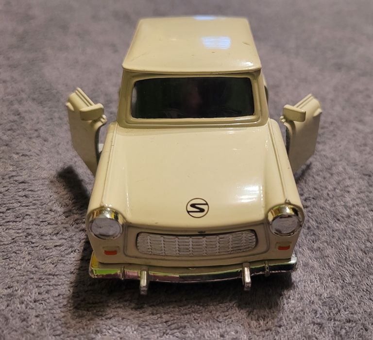 Samochodzik Trabant 601 – SS 4725 – DDR 1989 – Biały – Kolekcjonerski