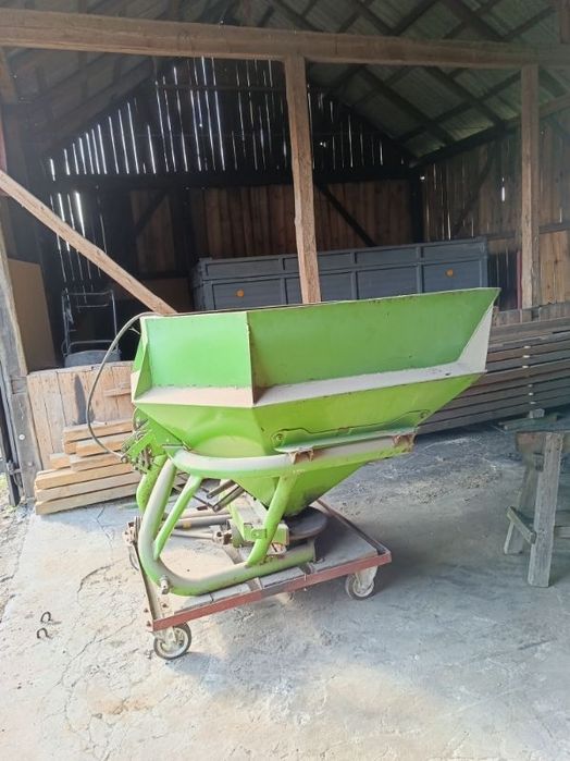 Rozsiewacz AMAZONE ZAF 603