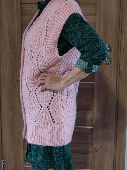 Rozpinany bezrękawnik damski